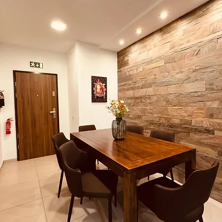 Apartament Wedgewood, Depiro Point