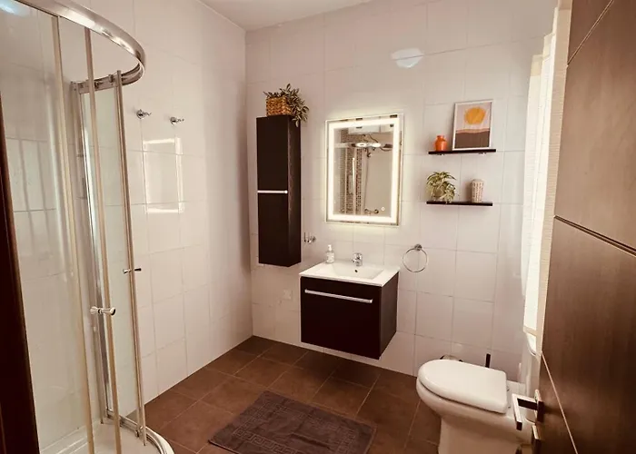 Wedgewood, Depiro Point *